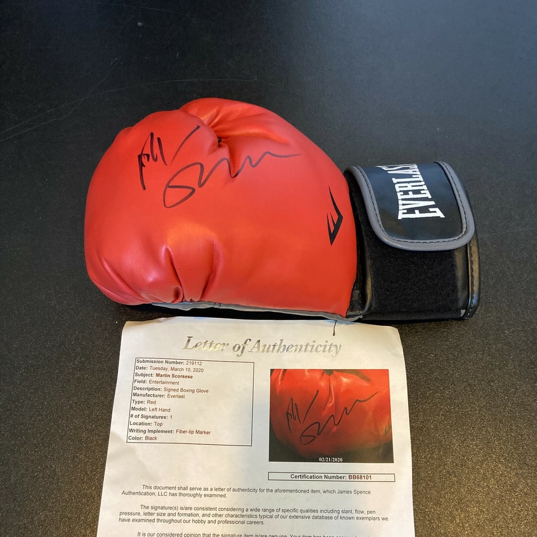 Martin Scorsese Signed Everlast Boxing Glove JSA COA Raging Bull: Martin Scorsese Signed Everlast Boxing Glove JSA COA Raging Bull This is an authentic Everlast boxing glove signed by the legendary filmmaker Martin Scorsese, known for his iconic movie 'Raging Bull.'
