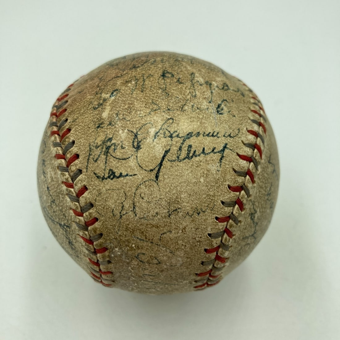 1931 Yankees Baseball Signed by Babe Ruth Lou Gehrig and Team JSA Authenticated: 1931 Yankees Baseball Signed by Babe Ruth Lou Gehrig and Team JSA Authenticated This is an original 1931 New York Yankees team signed baseball, featuring signatures from 26 members of the team, includ