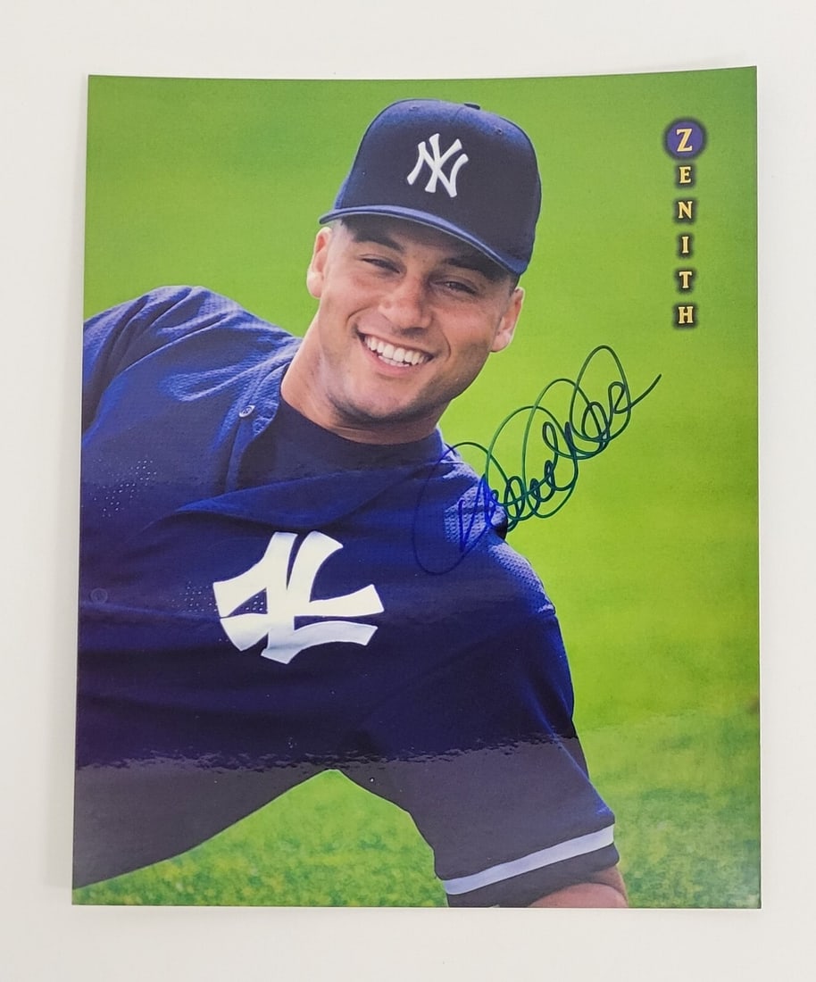 Derek Jeter 1997 Pinnacle Jumbo Signed Card with Beckett COA: Derek Jeter 1997 Pinnacle Jumbo Signed Card with Beckett COA This is a Derek Jeter signed 1997 Pinnacle Zenith Jumbo 8x10 card, a must-have for any baseball enthusiast. The card features the iconic Ne