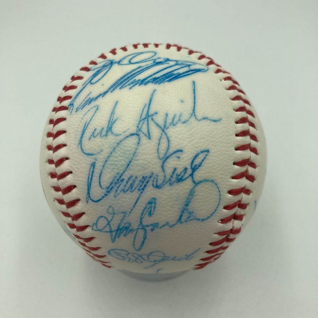 1986 New York Mets World Series Champs Signed Baseball with JSA COA: 1986 New York Mets World Series Champs Signed Baseball with JSA COA Celebrate the legacy of the 1986 New York Mets with this vintage team signed baseball, a true collector's gem. This original basebal