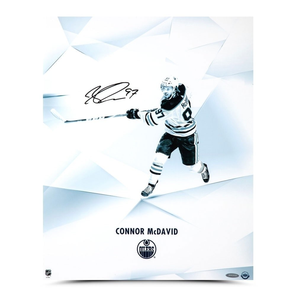 Connor McDavid Autographed 16x20 Photo Edmonton Oilers Upper Deck: Connor McDavid Autographed 16x20 Photo Edmonton Oilers Upper Deck This is an original 16X20 photo of Connor McDavid, the star player of the Edmonton Oilers, featuring the title "Clarity." The photogra