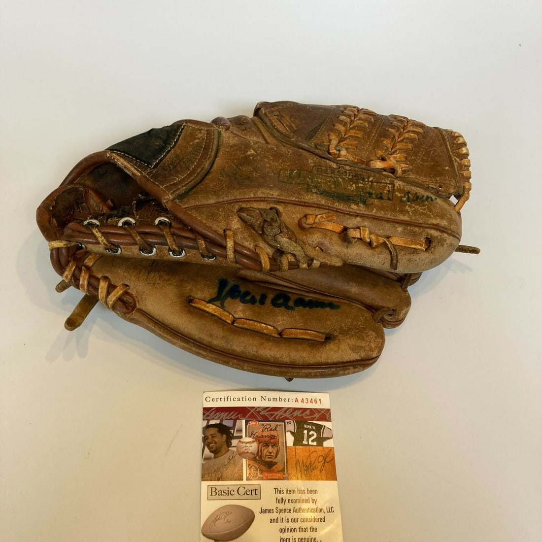 Hank Aaron Signed 1960s Game Model Baseball Glove with JSA COA: Hank Aaron Signed 1960s Game Model Baseball Glove with JSA COA This is a vintage 1960's game model baseball glove, twice signed by the legendary Hank Aaron, a celebrated player for the Atlanta Braves.