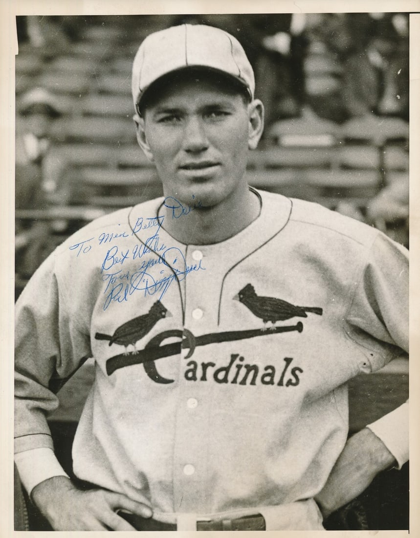 Dizzy Dean Autographed St. Louis Cardinals Photo PSA/DNA: Dizzy Dean Autographed St. Louis Cardinals Photo PSA/DNA This is an original black and white photograph of Hall of Famer Dizzy Dean, measuring 6.5x8.5 inches, featuring the St. Louis Cardinals. The ph