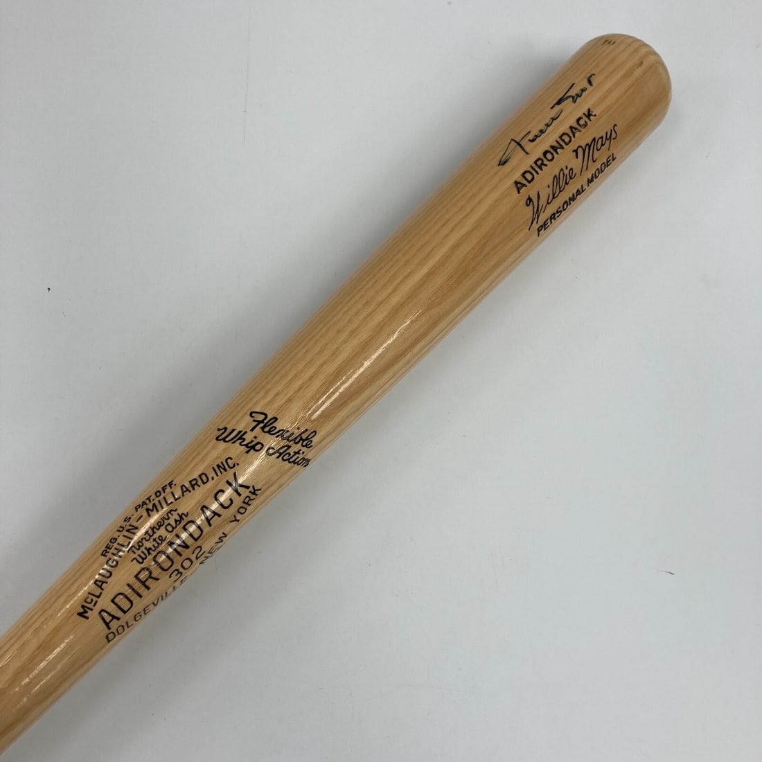 Willie Mays Signed Adirondack Baseball Bat PSA Authenticated: Willie Mays Signed Adirondack Baseball Bat PSA Authenticated This is a pre-owned Adirondack Game Model baseball bat signed by the legendary Willie Mays. The bat features a PSA DNA sticker for authenti