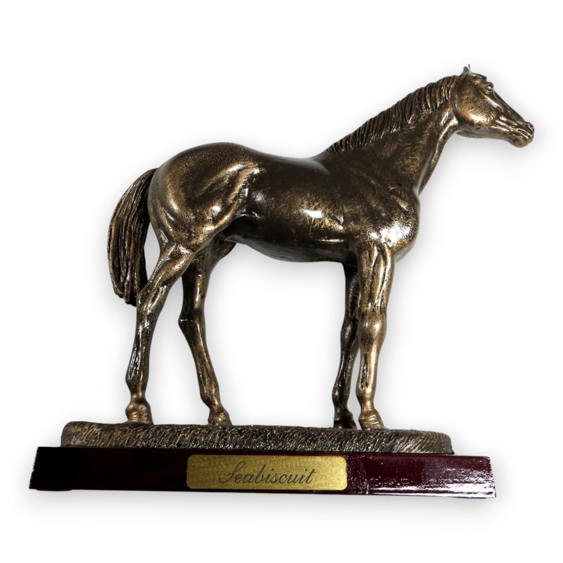 Tobey Maguire Signed Mini Statue Horse Seabiscuit Beckett Authenticated: Tobey Maguire Signed Mini Statue Horse Seabiscuit Beckett Authenticated This striking mini statue of Tobey Maguire as Seabiscuit is a must-have for collectors and fans alike. Hand-signed by Tobey Magu