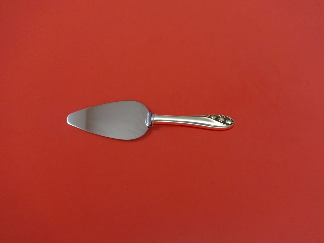 Gorham Lily of the Valley Sterling Silver Cheese Server 6 Custom Made: Gorham Lily of the Valley Sterling Silver Cheese Server 6 Custom Made This exquisite cheese server features a stunning Lily of the Valley design crafted by Gorham. The piece is made of high-quality st