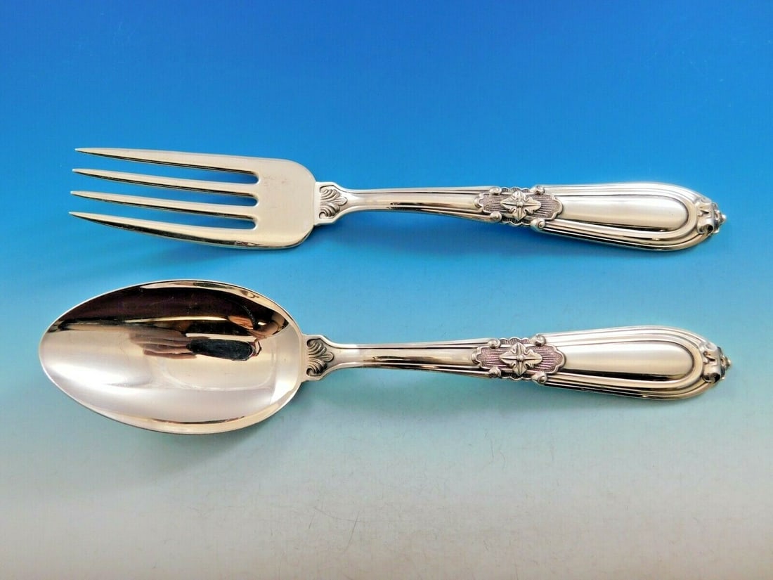 Buccellati Esteval Sterling Silver 2-Piece Vegetable Serving Set 10 1/4": Buccellati Esteval Sterling Silver 2-Piece Vegetable Serving Set 10 1/4" Experience the timeless elegance of this Esteval vegetable serving set by Buccellati, crafted from high-quality sterling silver