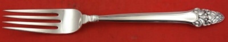 Gorham Sovereign Old Sterling Silver Dinner Fork 7 7/8 Inch Flatware: Gorham Sovereign Old Sterling Silver Dinner Fork 7 7/8 Inch Flatware This exquisite dinner fork from the Sovereign Old pattern by Gorham is crafted from high-quality sterling silver, measuring 7 7/8 i