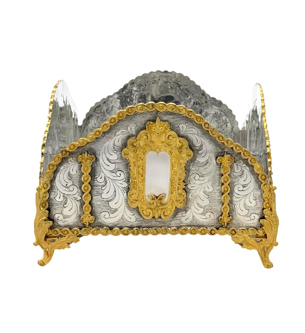 Elegant 925 Sterling Silver Gilded Napkin Holder Handmade in Turkey: Elegant 925 Sterling Silver Gilded Napkin Holder Handmade in Turkey This exquisite napkin holder is crafted from fine 925 sterling silver and features intricate handmade chased swirl designs with orna