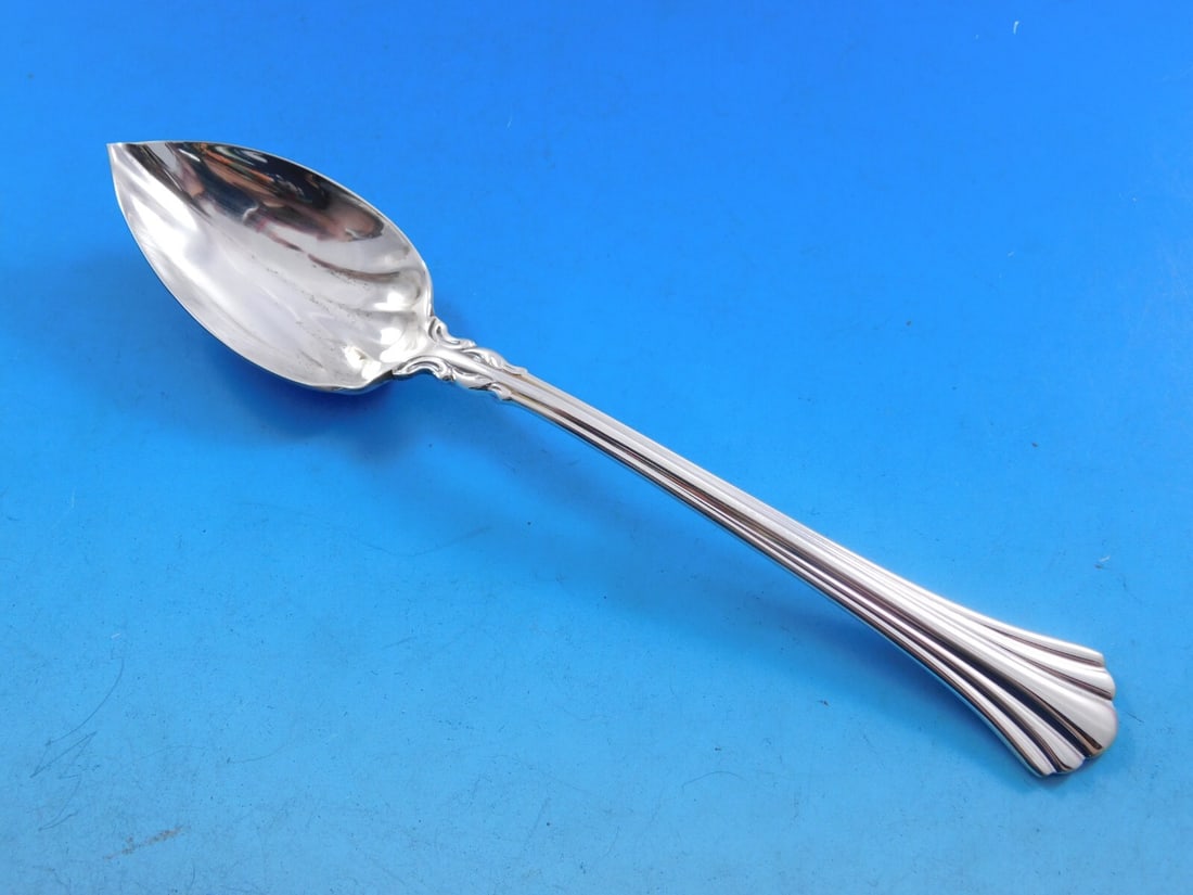 Reed & Barton Eighteenth Century Sterling Silver Grapefruit Spoon Custom 6 Inch: Reed & Barton Eighteenth Century Sterling Silver Grapefruit Spoon Custom 6 Inch This exquisite grapefruit spoon is crafted from sterling silver and showcases the elegant Eighteenth Century pattern by