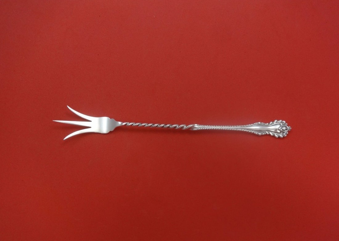 Dominick & Haff Mazarin Sterling Silver 9.5 Inch Lettuce Fork: Dominick & Haff Mazarin Sterling Silver 9.5 Inch Lettuce Fork This stunning Mazarin pattern serving fork by Dominick & Haff is crafted from high-quality sterling silver. Measuring 9 1/2 inches, it sho