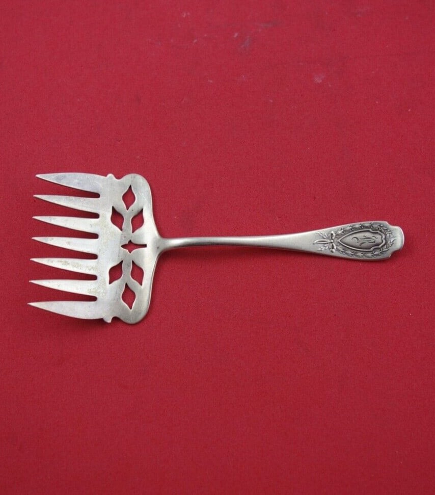 Alvin Apollo Sterling Silver Sardine Fork 4 1/8 Inch Monogrammed: Alvin Apollo Sterling Silver Sardine Fork 4 1/8 Inch Monogrammed This exquisite sardine fork is part of the Apollo pattern by Alvin, crafted from high-quality sterling silver. Measuring 4 1/8 inches,