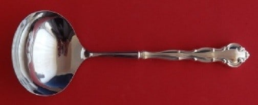 Wallace Scarborough Sterling Silver Gravy Ladle 6 3/4": Wallace Scarborough Sterling Silver Gravy Ladle 6 3/4" Introducing the Scarborough gravy ladle by Wallace, a stunning piece crafted from sterling silver. This ladle features a hollow handle with stain