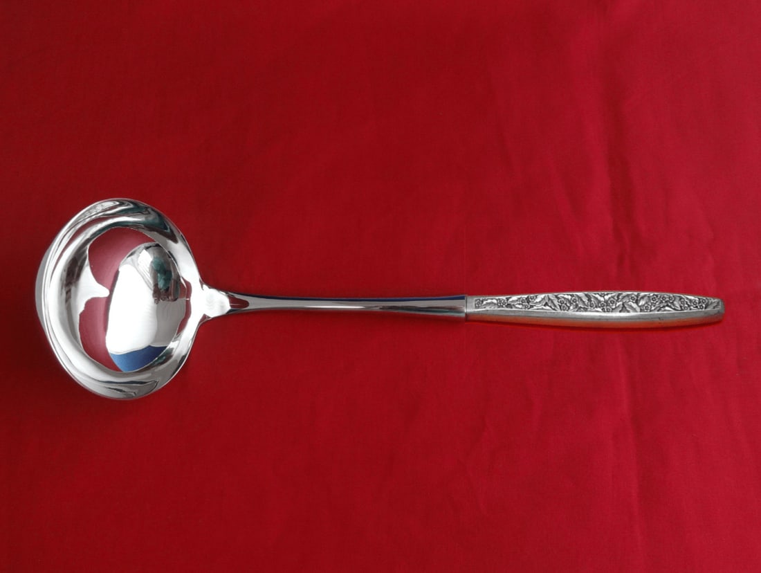 International Valencia Sterling Silver Soup Ladle 10 1/2" Custom Made: International Valencia Sterling Silver Soup Ladle 10 1/2" Custom Made Introducing the Valencia Soup Ladle by International Sterling, a stunning addition to your dining collection. This custom-made lad