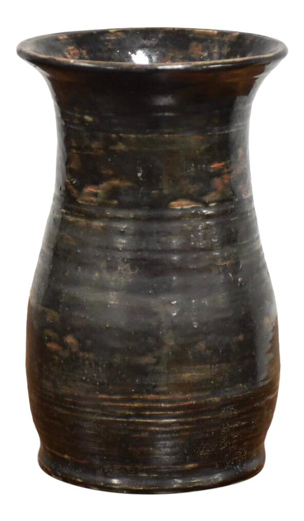 Mid Century Modern Charcoal Grey Vase by Jealy Rolsen 1961: Mid Century Modern Charcoal Grey Vase by Jealy Rolsen 1961 Discover this exquisite mid-century modern vase, a stunning piece crafted in a rich charcoal grey ceramic. This vase is signed and dated 1961