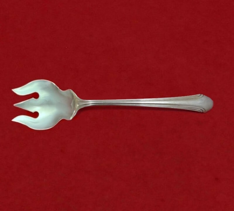 Alvin Romantique Sterling Silver Ice Cream Fork 6 Inch Chantilly Style: Alvin Romantique Sterling Silver Ice Cream Fork 6 Inch Chantilly Style Discover the elegance of the Romantique by Alvin Sterling Silver Ice Cream Fork, a beautiful addition to any dining experience. C