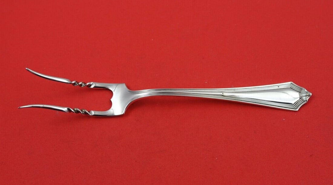 Gorham Plymouth Sterling Silver Baked Potato Fork 6 7/8 in: Gorham Plymouth Sterling Silver Baked Potato Fork 6 7/8 in This Plymouth by Gorham baked potato fork is a classic piece crafted from fine sterling silver. Measuring 6 7/8 inches, it features the elega