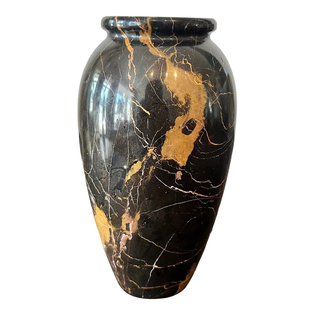 Black Marble Vase with Gold and Amber Veining Boho Style: Black Marble Vase with Gold and Amber Veining Boho Style This vintage black marble vase showcases an elegant design with unique gold and amber veining, making it a stylish addition to any interior. Cr