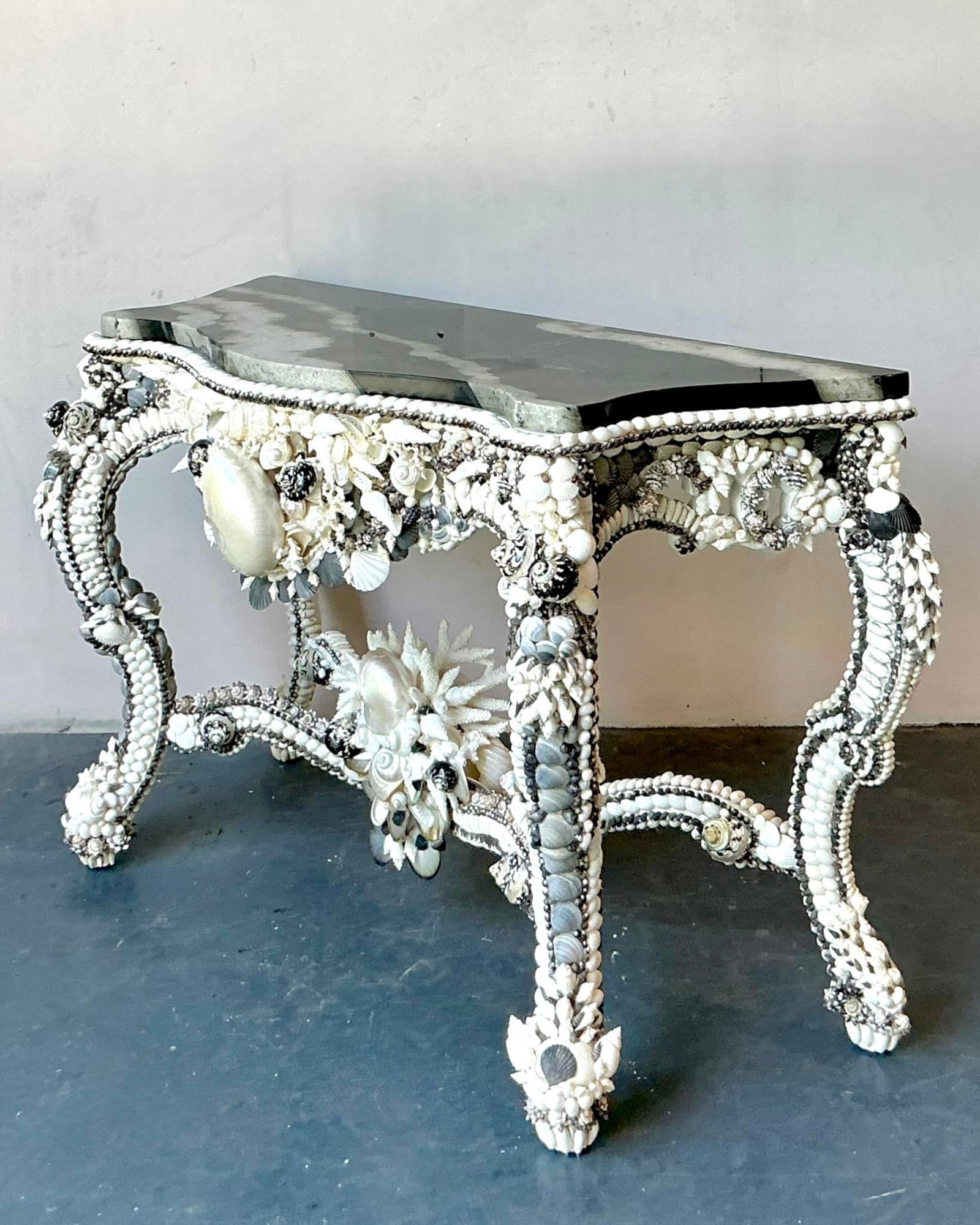 Shell Encrusted Console Table with Marble Top in Coastal Rococo Style - 7