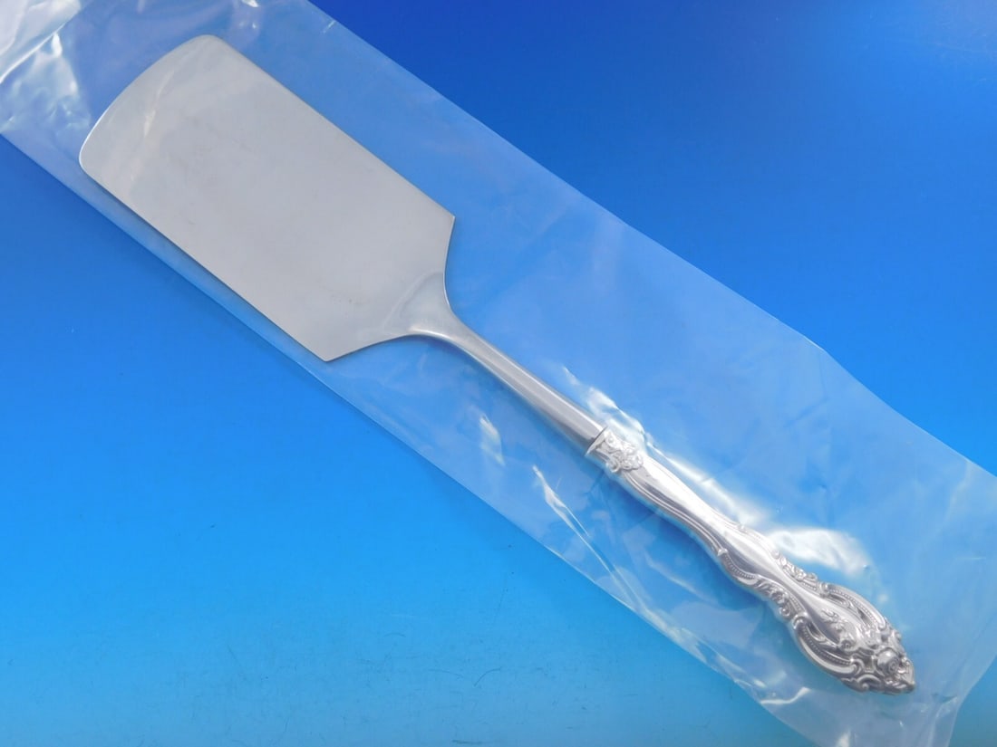 Gorham La Scala Sterling Silver Lasagna Server Custom 12 Inch: Gorham La Scala Sterling Silver Lasagna Server Custom 12 Inch Elevate your dining experience with the La Scala Sterling Silver Lasagna Server by Gorham. This exquisite serving piece, custom made and m