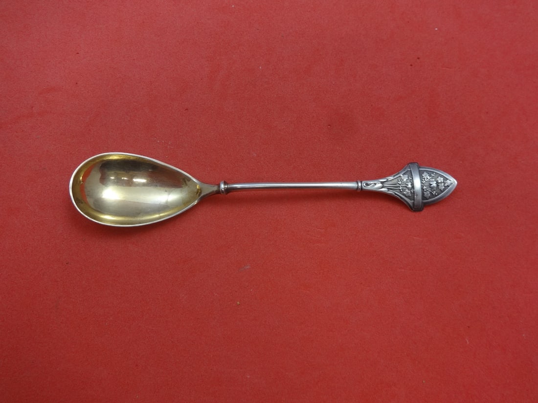 Gorham Ivy Goldwashed Sterling Silver Egg Spoon 5 Inch: Gorham Ivy Goldwashed Sterling Silver Egg Spoon 5 Inch This exquisite Ivy by Gorham egg spoon features a beautiful design in the Ivy pattern, crafted from high-quality sterling silver. The spoon is go