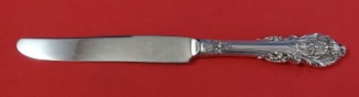 Wallace Sir Christopher Sterling Silver Dinner Knife 9 3/4": Wallace Sir Christopher Sterling Silver Dinner Knife 9 3/4" This exquisite dinner knife features the Sir Christopher pattern by Wallace, crafted from high-quality sterling silver with a hollow handle.