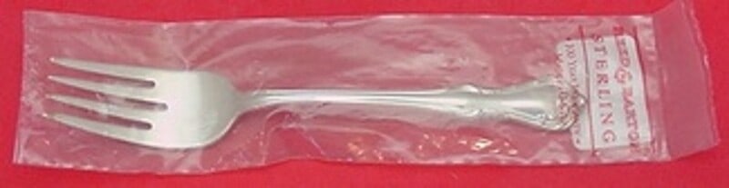 Reed and Barton Rose Cascade Sterling Silver Salad Fork 6.5 Inch Unmonogrammed: Reed and Barton Rose Cascade Sterling Silver Salad Fork 6.5 Inch Unmonogrammed This elegant salad fork features the exquisite Rose Cascade pattern by Reed and Barton, crafted from high-quality sterlin