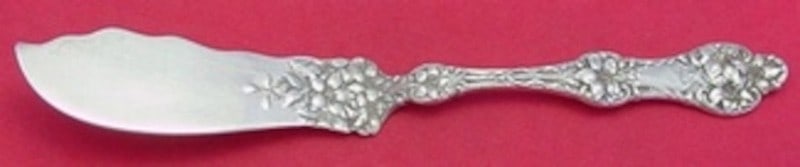 Sterling Silver Master Butter Knife Old Orange Blossom by Alvin Pattern 7.25 Inch: Sterling Silver Master Butter Knife Old Orange Blossom by Alvin Pattern 7.25 Inch This is a sterling silver large flat handle master butter knife in the Old Orange Blossom pattern by Alvin and Gorham.