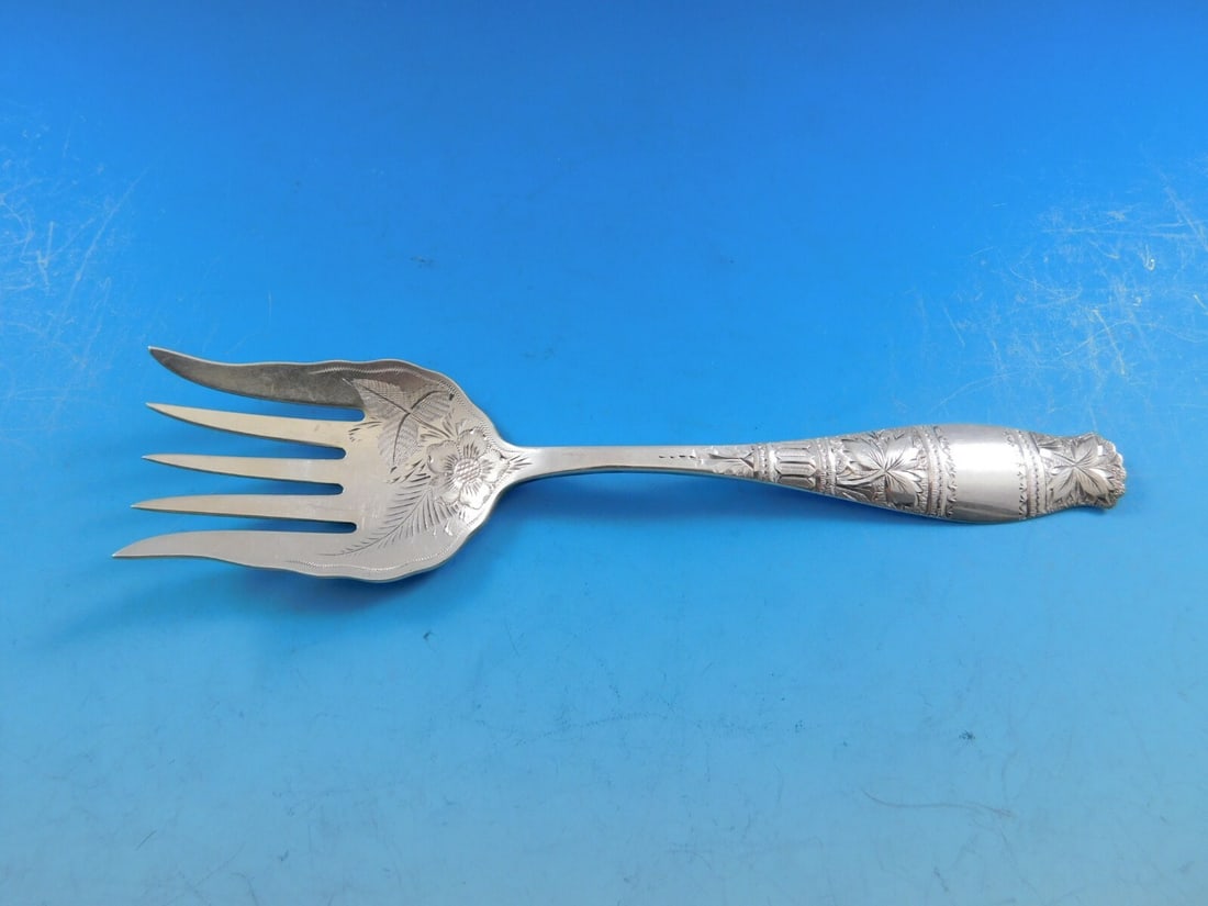 Whiting Gem Leaf Sterling Silver Sardine Fork 6 Inch Vintage Server: Whiting Gem Leaf Sterling Silver Sardine Fork 6 Inch Vintage Server This vintage serving fork, crafted by Whiting Manufacturing Company, features the elegant Gem Leaf pattern. Made of high-quality ste