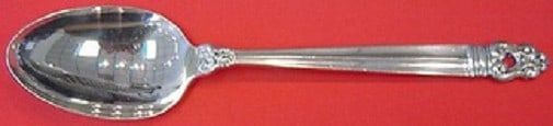International Royal Danish Sterling Silver Serving Spoon 8.5": International Royal Danish Sterling Silver Serving Spoon 8.5" This exquisite serving spoon features the elegant Royal Danish pattern by International Sterling. Crafted from sterling silver (.925), thi