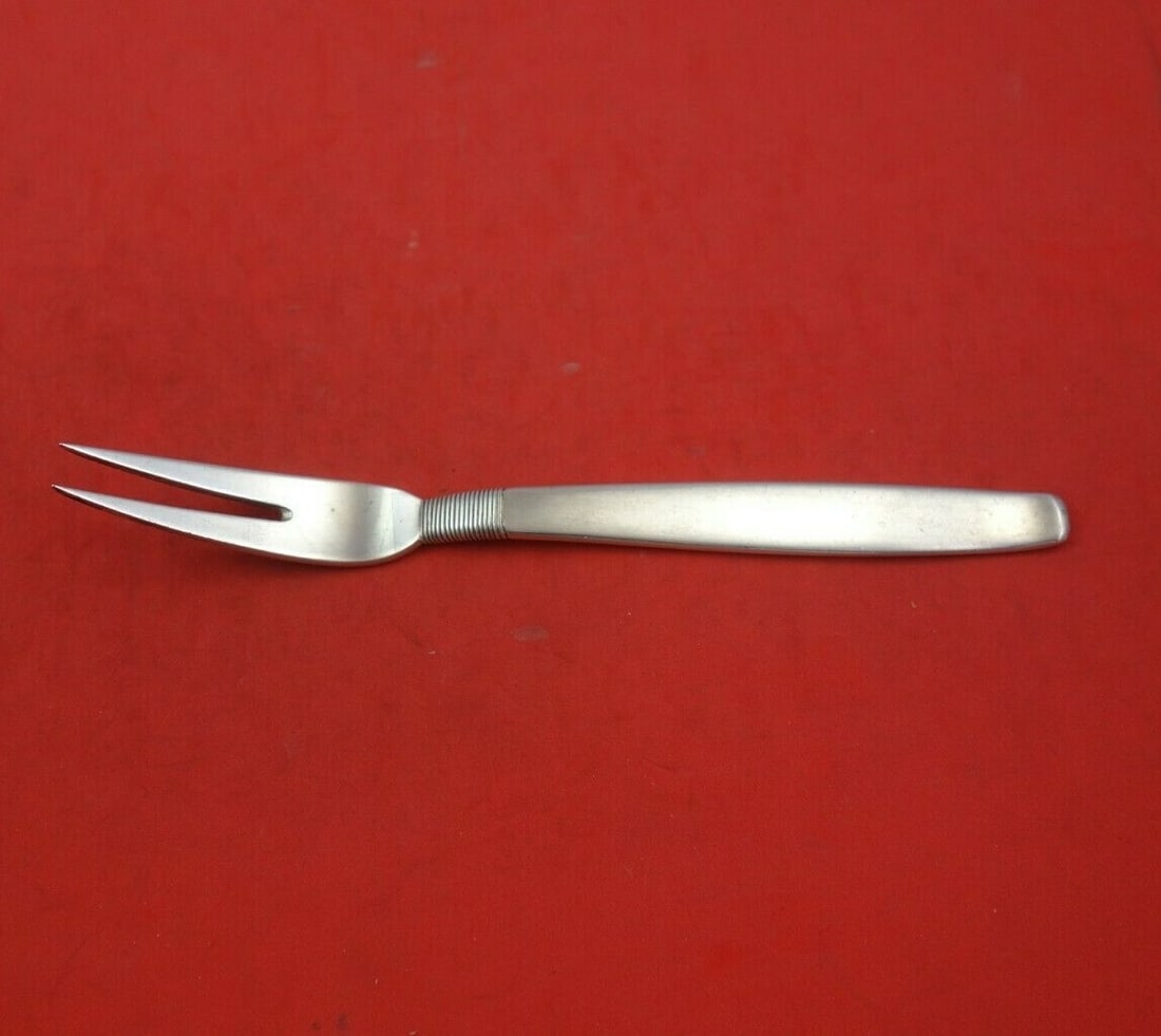 Frantz Hingelberg Sterling Silver Cold Cut Fork Silver Thread 6 5/8": Frantz Hingelberg Sterling Silver Cold Cut Fork Silver Thread 6 5/8" This elegant serving fork by Frantz Hingelberg is crafted from high-quality sterling silver, featuring the distinctive Silver Threa