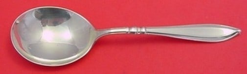 Gorham Portsmouth Sterling Silver Gumbo Soup Spoon 6 3/4" Antique: Gorham Portsmouth Sterling Silver Gumbo Soup Spoon 6 3/4" Antique This exquisite gumbo soup spoon, measuring 6 3/4 inches, showcases the elegant Portsmouth pattern by Gorham. Crafted from sterling sil
