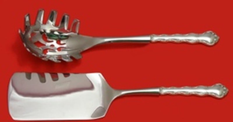 Reed and Barton Tara 2pc Sterling Silver Hostess Set Custom Made 11": Reed and Barton Tara 2pc Sterling Silver Hostess Set Custom Made 11" This exquisite 2-piece hostess set from the Tara pattern by Reed and Barton is crafted from sterling silver, showcasing a custom-ma