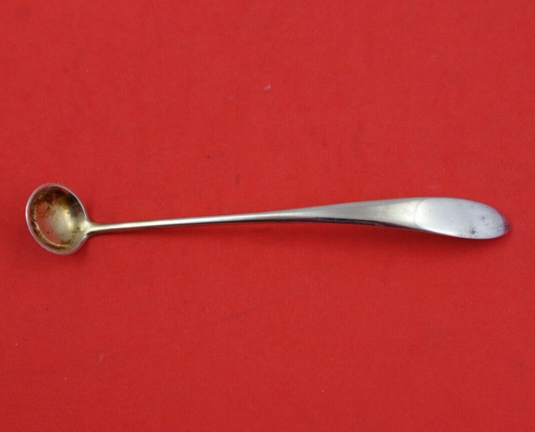 Gorham Mothers Sterling Silver Gold Washed Mustard Ladle 4 3/4": Gorham Mothers Sterling Silver Gold Washed Mustard Ladle 4 3/4" This exquisite mustard ladle from the 'Mothers' pattern by Gorham is crafted from high-quality sterling silver (.925) and features a gol