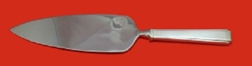 Lunt Modern Classic Sterling Silver Cake Server 10.5" Custom Made: Lunt Modern Classic Sterling Silver Cake Server 10.5" Custom Made Experience elegance with the Modern Classic Cake Server by Lunt, expertly crafted from sterling silver. This custom-made server featur