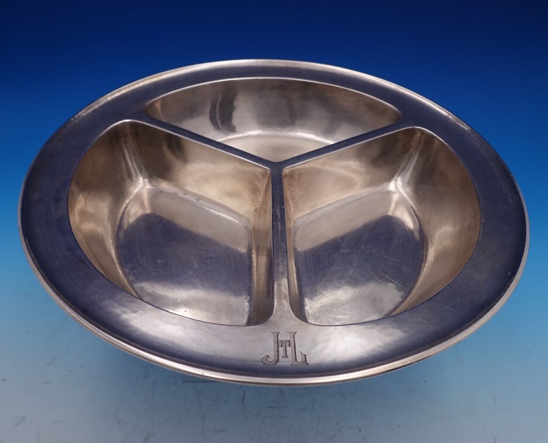 Kalo Sterling Silver Colonial Relish Tray 31.5ozt Monogrammed jtl: Kalo Sterling Silver Colonial Relish Tray 31.5ozt Monogrammed jtl Introducing a stunning Kalo Sterling Silver Relish Tray, expertly handwrought in a classic colonial style. This divided tray, marked w