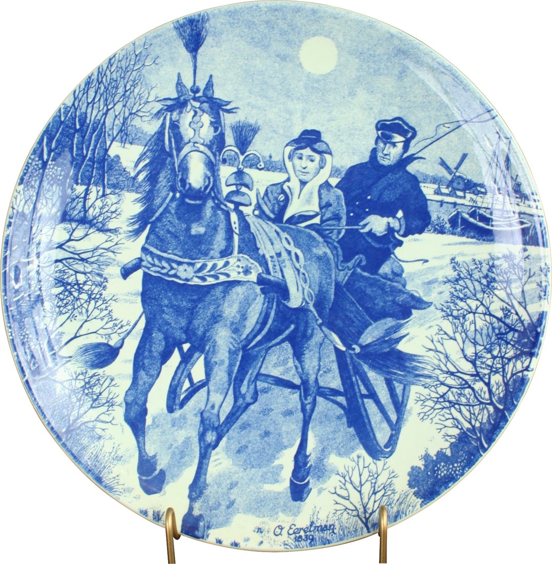 Vintage Chemkefa Delft Plate Winter Sleigh Ride Blue White 1970: Vintage Chemkefa Delft Plate Winter Sleigh Ride Blue White 1970 This Vintage Chemkefa Plate features a captivating winter scene depicting a horse-drawn sleigh ride, embodying the charm of Delft style