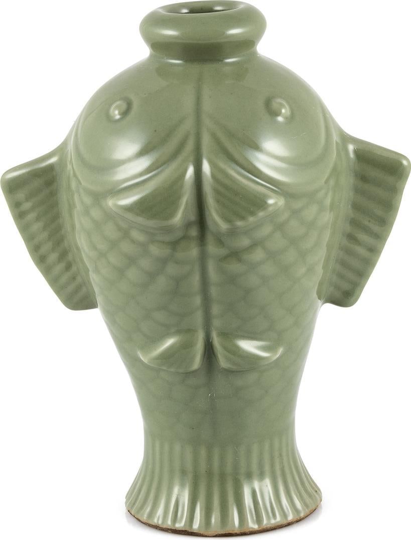 Handcrafted Pea Green Fish Vase 9H x 7W x 5D Asian Antique Style: Handcrafted Pea Green Fish Vase 9H x 7W x 5D Asian Antique Style This charming artisan vase showcases a unique fish design in a soothing pea green color, embodying the essence of Asian antique style.