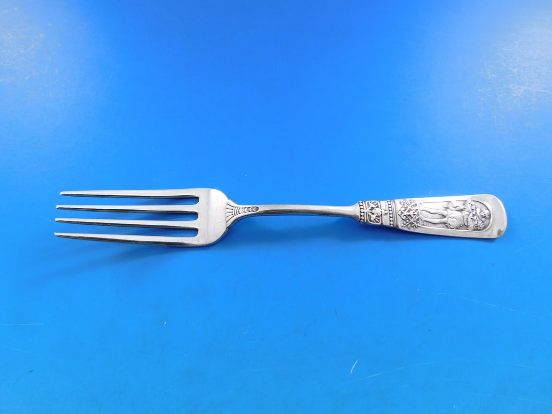 Gorham Fontainebleau Sterling Silver Tea Fork 5 7/8 inches Monogrammed Vintage: Gorham Fontainebleau Sterling Silver Tea Fork 5 7/8 inches Monogrammed Vintage This exquisite tea fork from the Fontainebleau pattern by Gorham is crafted from high-quality sterling silver. Measuring
