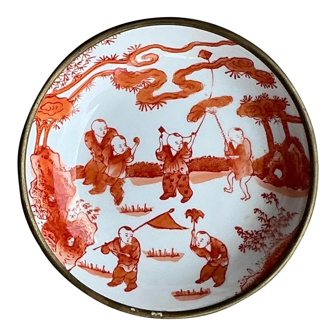 Vintage Asian Character Bowl with Golden Rim and Whimsical Motif: Vintage Asian Character Bowl with Golden Rim and Whimsical Motif This vintage Asian character bowl is a delightful blend of charm and tradition, showcasing a playful red-on-white motif depicting child