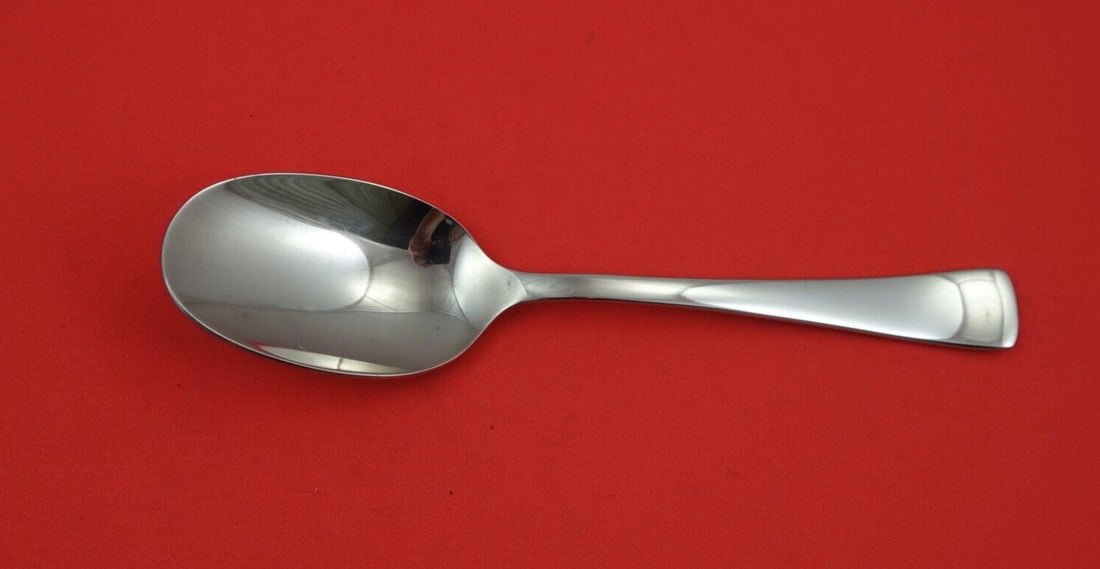 Christofle Valois Stainless Steel Glossy Soup Spoon 7.5": Christofle Valois Stainless Steel Glossy Soup Spoon 7.5" Elevate your table setting with this Valois by Christofle Stainless Steel Soup Spoon. Measuring 7 1/2" in length, this spoon features a glossy