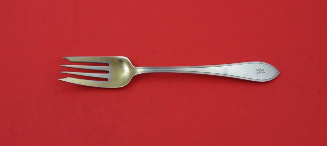 Tiffany and Co Reeded Edge Sterling Silver Salad Fork Gold Wash 6 5/8: Tiffany and Co Reeded Edge Sterling Silver Salad Fork Gold Wash 6 5/8 This exquisite salad fork from Tiffany & Co. features the elegant Reeded Edge pattern and is crafted from high-quality sterling si