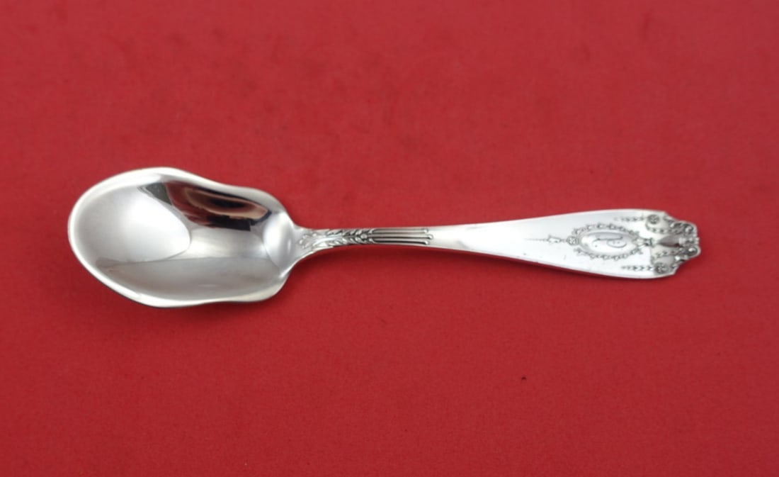 Mount Vernon Lady Wynn Sterling Silver Ice Cream Spoon 5 1/4": Mount Vernon Lady Wynn Sterling Silver Ice Cream Spoon 5 1/4" This exquisite ice cream spoon, crafted by Mount Vernon, features the elegant Lady Wynn pattern. Made of high-quality sterling silver, thi