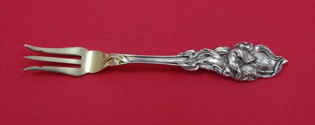 Tulip Pattern 5 Inch Gold Washed Sterling Oyster Fork by Fessenden: Tulip Pattern 5 Inch Gold Washed Sterling Oyster Fork by Fessenden This is a sterling silver oyster fork from the Tulip pattern by Fessenden, featuring a gold washed finish. The fork measures 5 inches