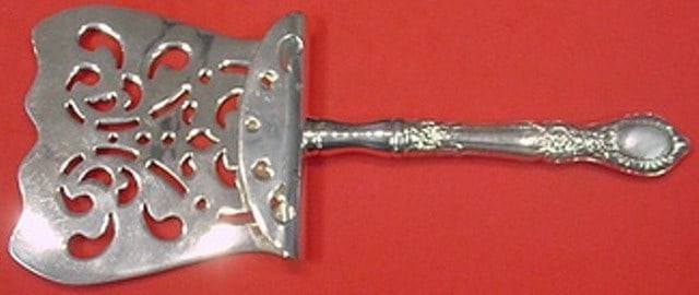 Reed & Barton Guildhall Sterling Silver Asparagus Server 9.5": Reed & Barton Guildhall Sterling Silver Asparagus Server 9.5" Introducing the exquisite Guildhall Asparagus Server by Reed & Barton, a stunning example of post-1940 craftsmanship. This elegant server