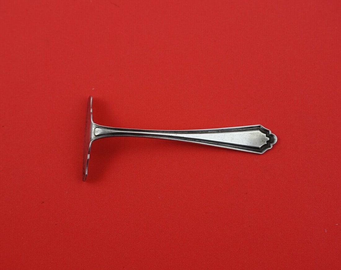Alvin Hamilton Sterling Silver Baby Food Pusher 3 3/4 Inches: Alvin Hamilton Sterling Silver Baby Food Pusher 3 3/4 Inches This exquisite Hamilton Baby Food Pusher by Alvin is crafted from high-quality sterling silver, measuring 3 3/4 inches. The piece features