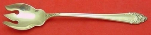 Reed & Barton Fragrance Sterling Silver Ice Cream Fork Chantilly 5 5/8": Reed & Barton Fragrance Sterling Silver Ice Cream Fork Chantilly 5 5/8" Indulge in the elegance of this Fragrance by Reed & Barton sterling silver ice cream fork, custom crafted in the Chantilly style
