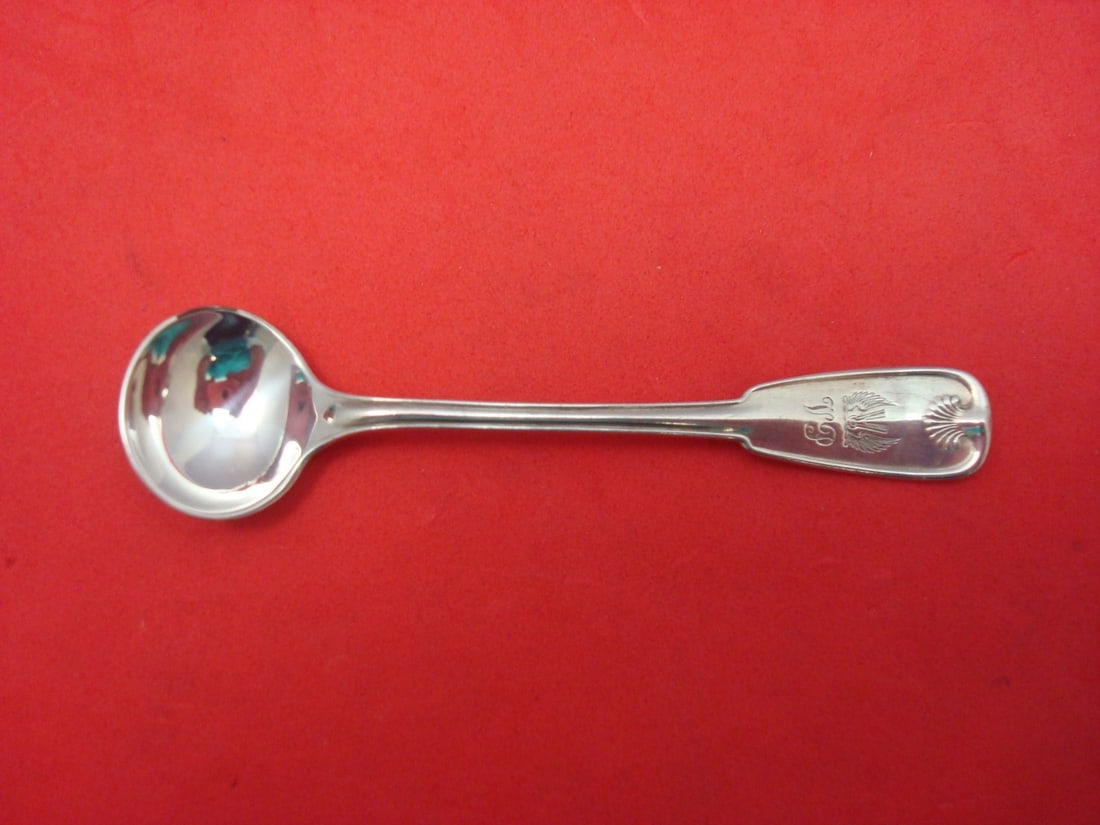 Tiffany & Co. Palm Sterling Silver Master Salt Spoon 3 3/4": Tiffany & Co. Palm Sterling Silver Master Salt Spoon 3 3/4" Enhance your dining experience with this exquisite Palm pattern sterling silver salt spoon by Tiffany & Co. Measuring 3 3/4 inches, this pie