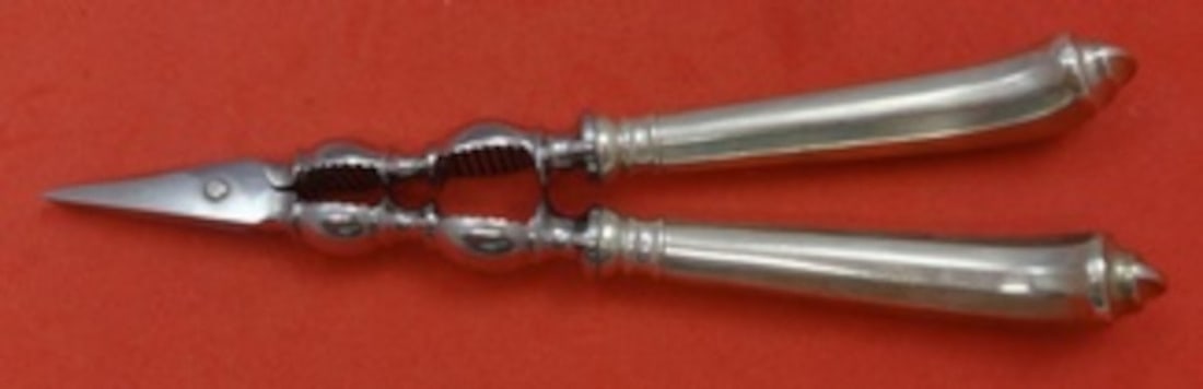 Nut Cracker in San Marco Pattern 800 Silver by Zaramella Argenti 7 1/4 Inch: Nut Cracker in San Marco Pattern 800 Silver by Zaramella Argenti 7 1/4 Inch This is a Zaramella Argenti nut cracker from Italy, crafted in the San Marco (also known as Saint Mark) pattern. It features