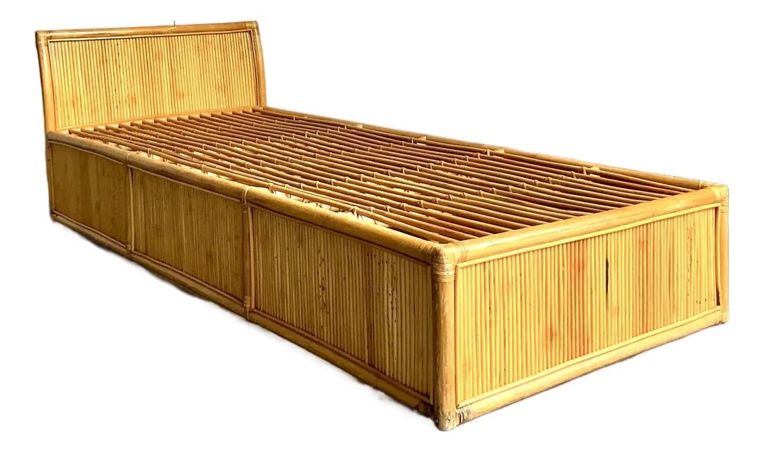 Mid-Century Modern Pencil Reed Rattan Daybed With Curved Headboard: Mid-Century Modern Pencil Reed Rattan Daybed With Curved Headboard This vintage daybed showcases the relaxed elegance of Mid-Century Modern resort furniture, crafted from vertical pencil reed rattan f